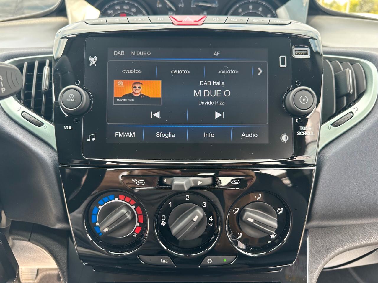 Lancia Ypsilon 1.0 FireFly 5 porte S&S Hybrid Platino /TELECAMERA/CARPLAY