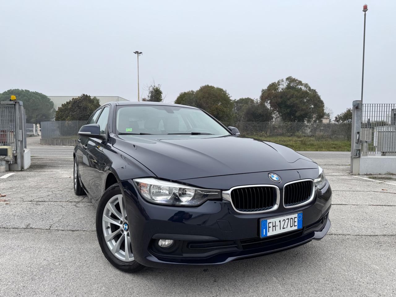 BMW 320d Automatic Touring XDRIVE - Navi 17