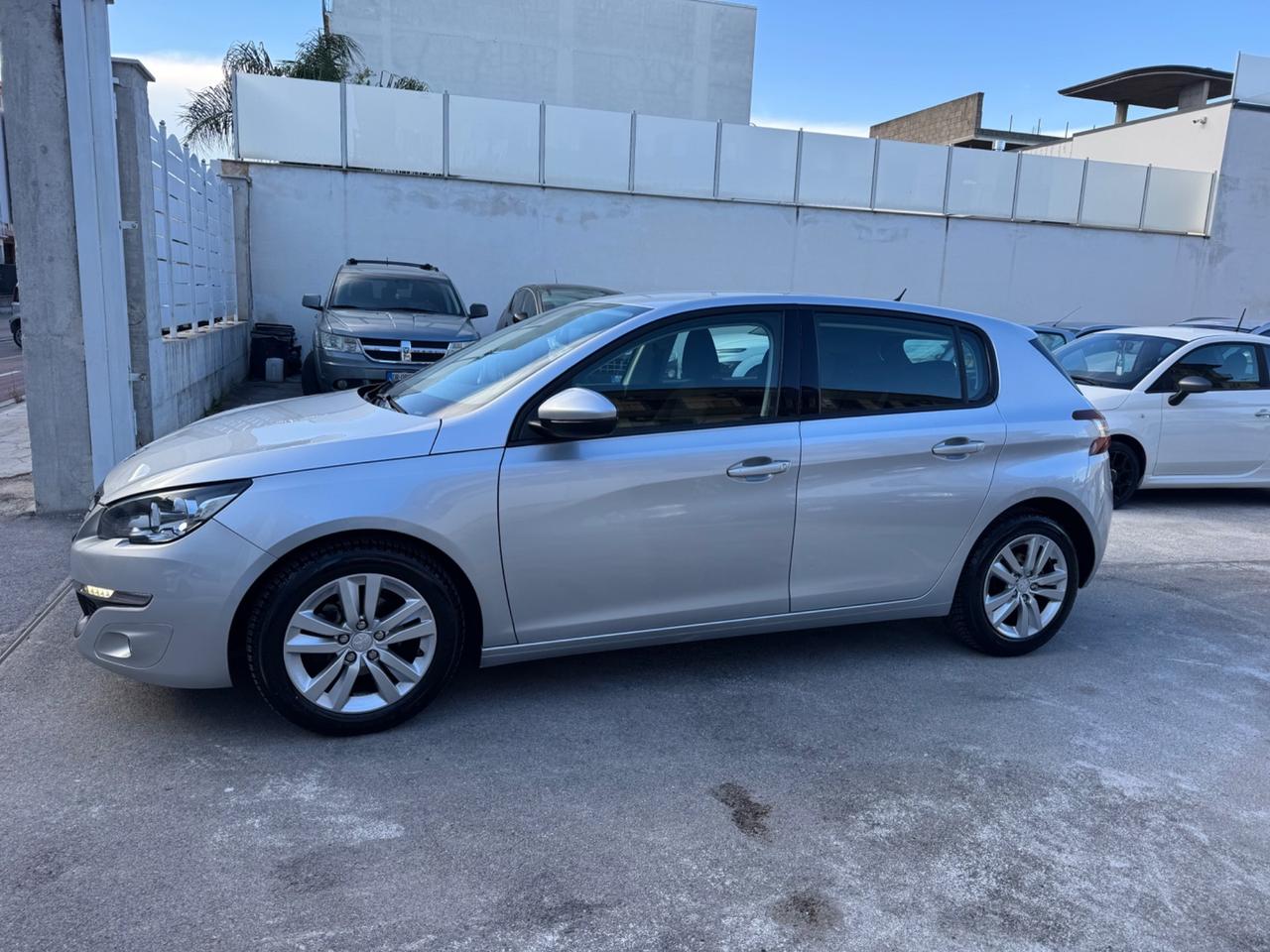 Peugeot 308 1.6 DIESEL 92CV 2015