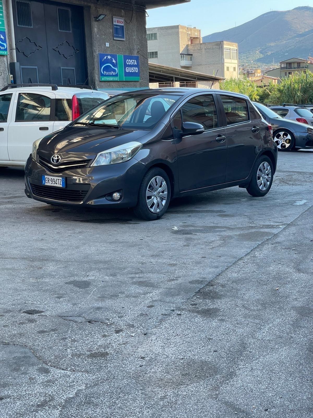 Toyota Yaris 1.4 D-4D 5 porte Active