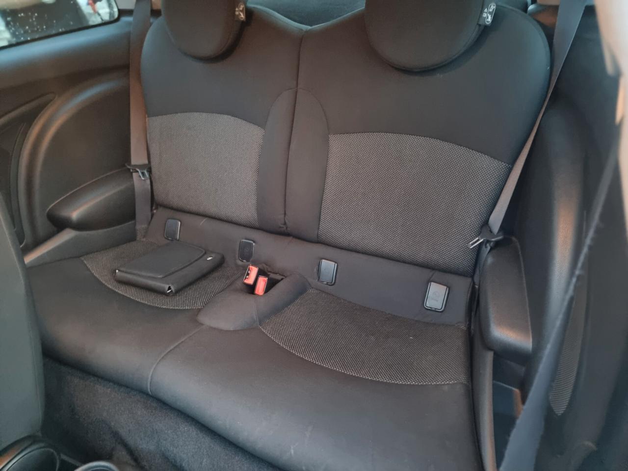 Mini 1.4 16V One Candele da cambiare