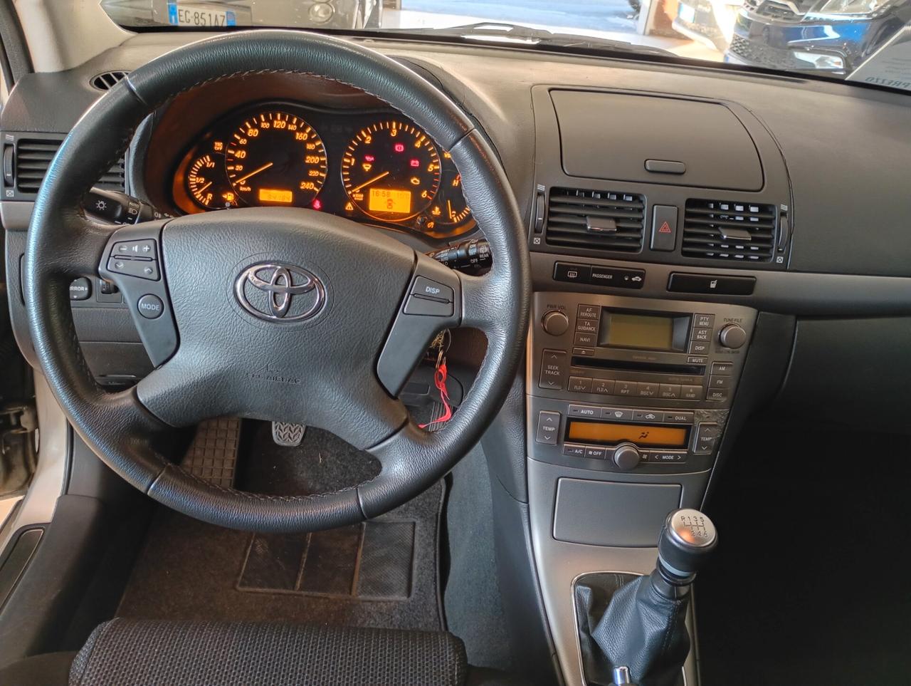 Toyota Avensis 2.0 D-4D 16V Station Wagon