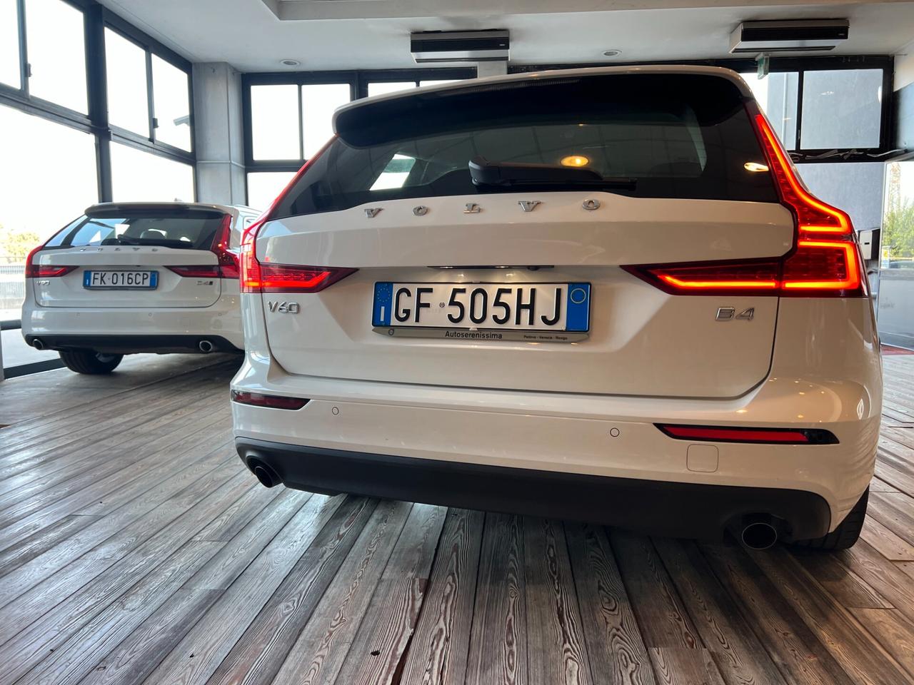 Volvo V60 MILD HYBRID / AUTOMATICA