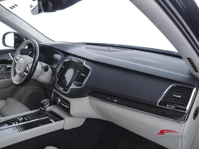 VOLVO XC90 D5 AWD Geartronic 7 posti Momentum