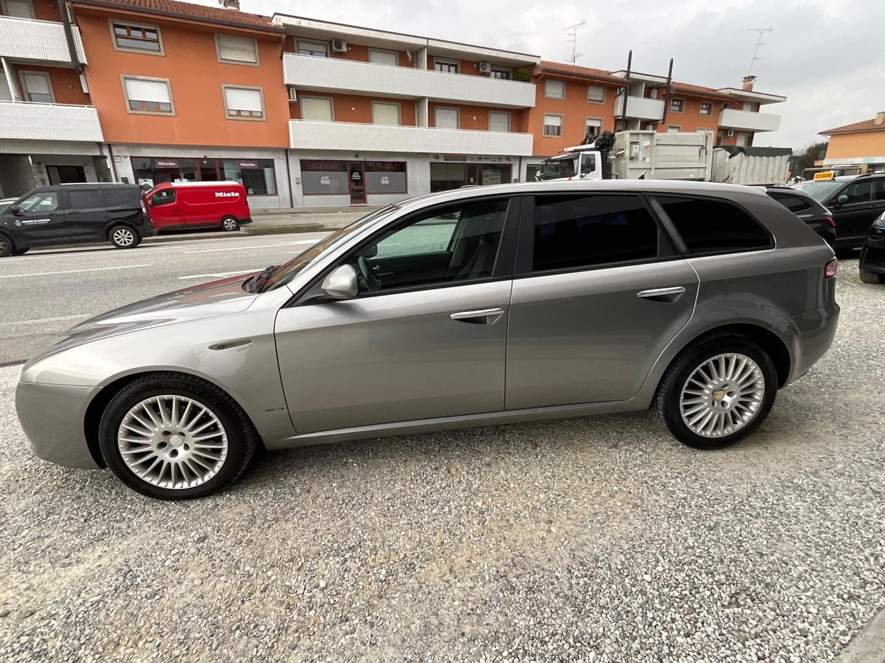 Alfa Romeo 159 1.9 JTDm Sportwagon Distinctive