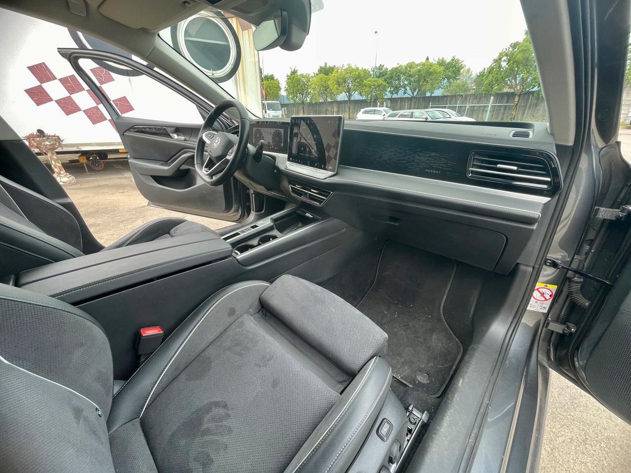 VW Passat Variant 2.0 TDI SCR EVO DSG Business * SINISTRATA*