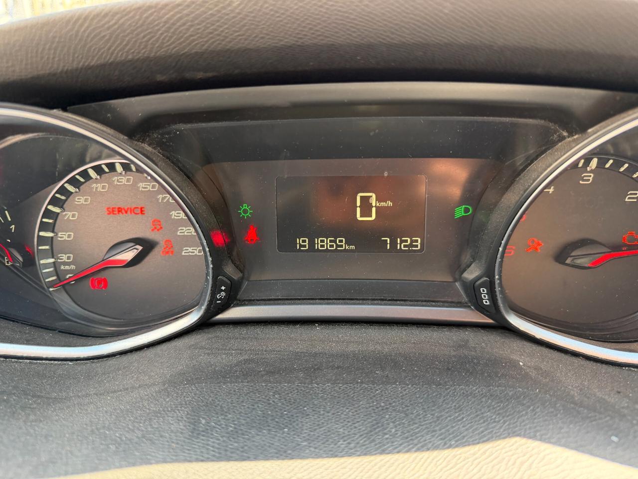 PEUGEOT 308 SW 2015 1.6 DIESEL 99 CV *SINISTRATA