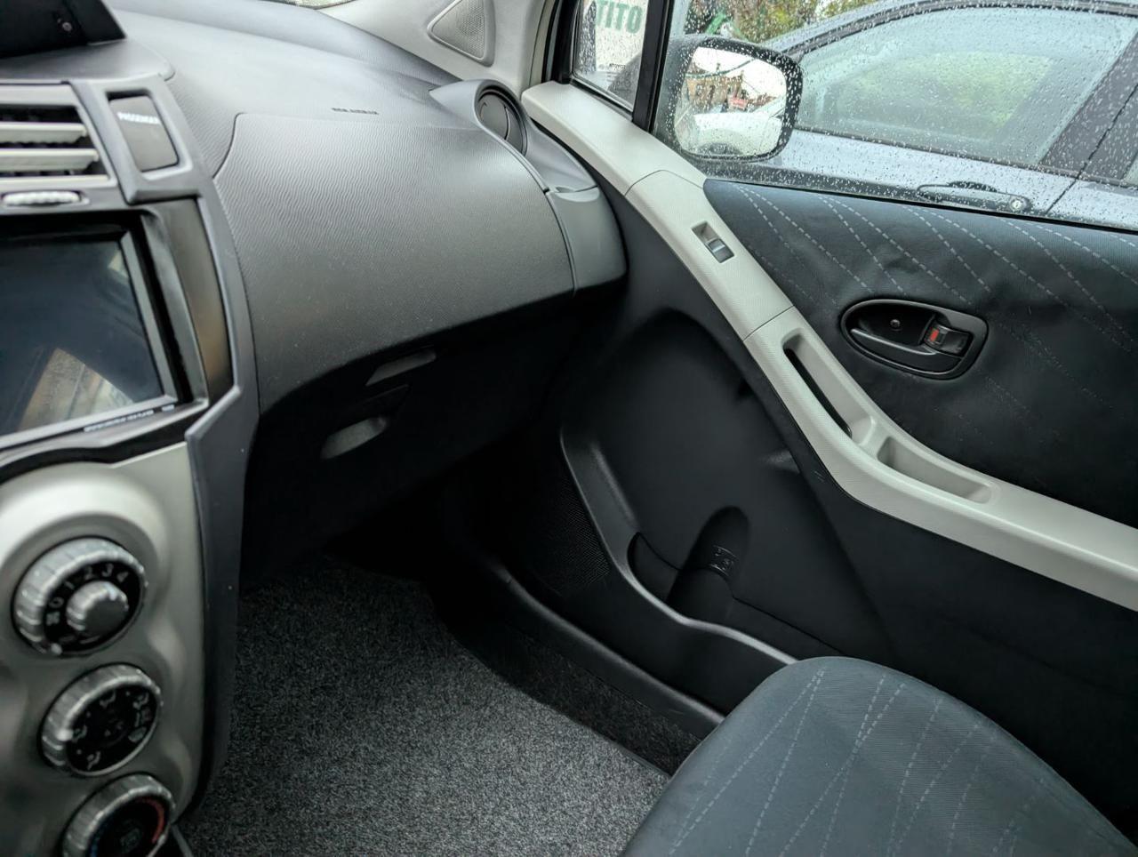 Toyota Yaris 1.3 5 porte Sol