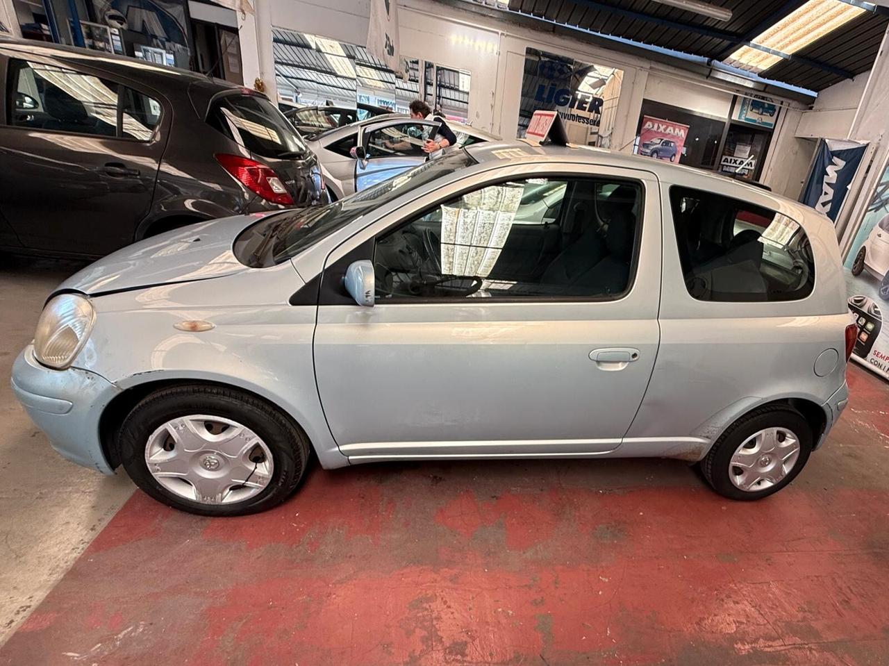 Toyota Yaris 1.0i 16V cat 3 porte Sol