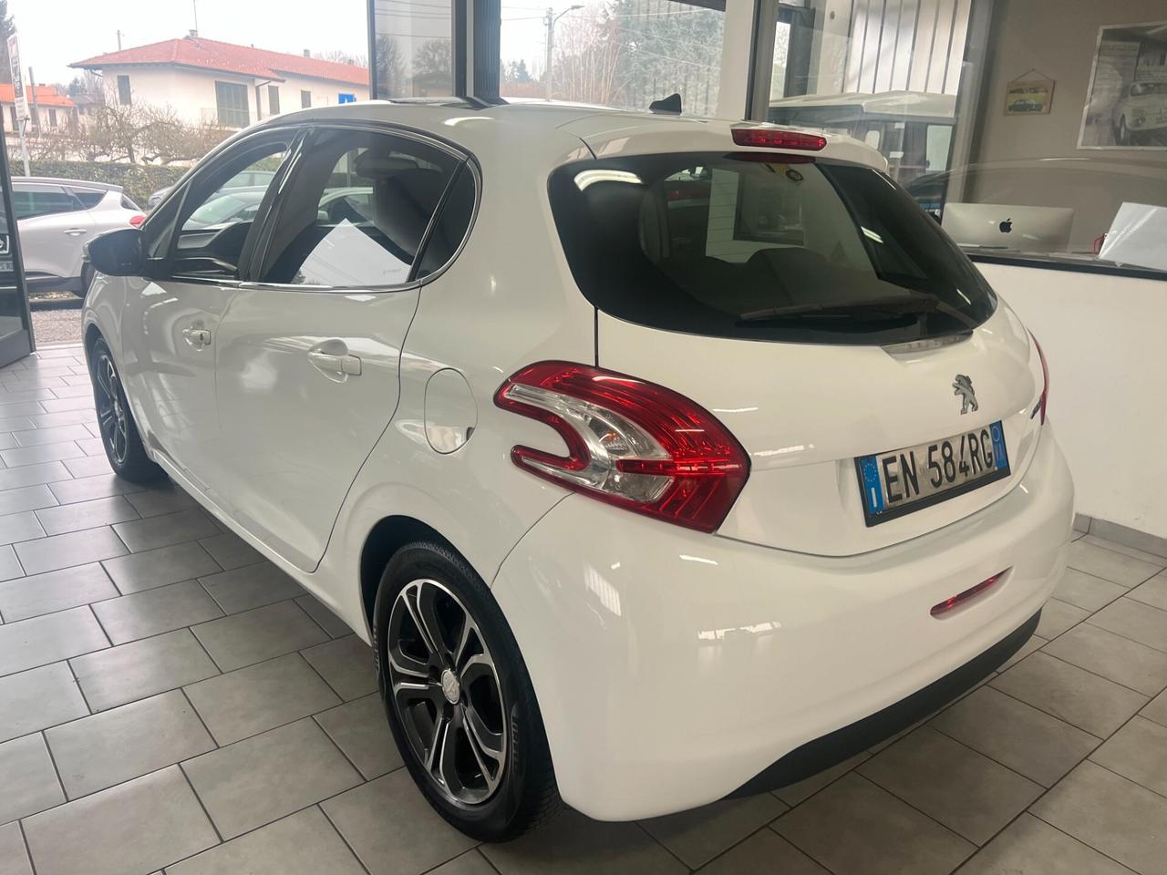 Peugeot 208 1.2 VTi 82 CV 5 porte Active 100000 KM