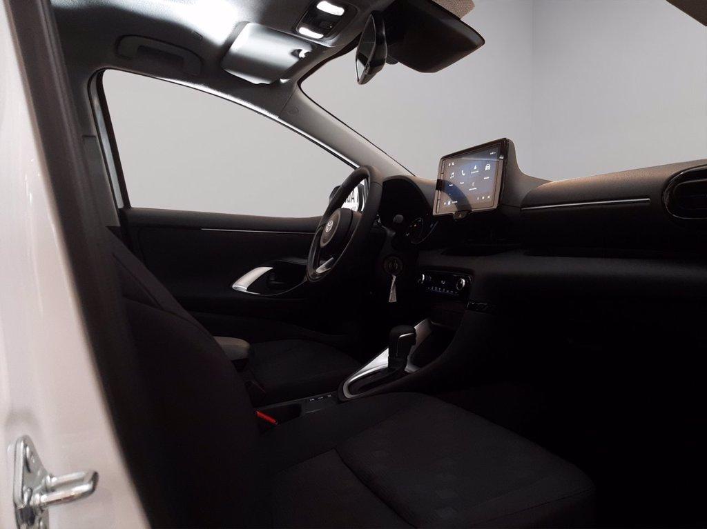 TOYOTA Yaris 1.5h active del 2025