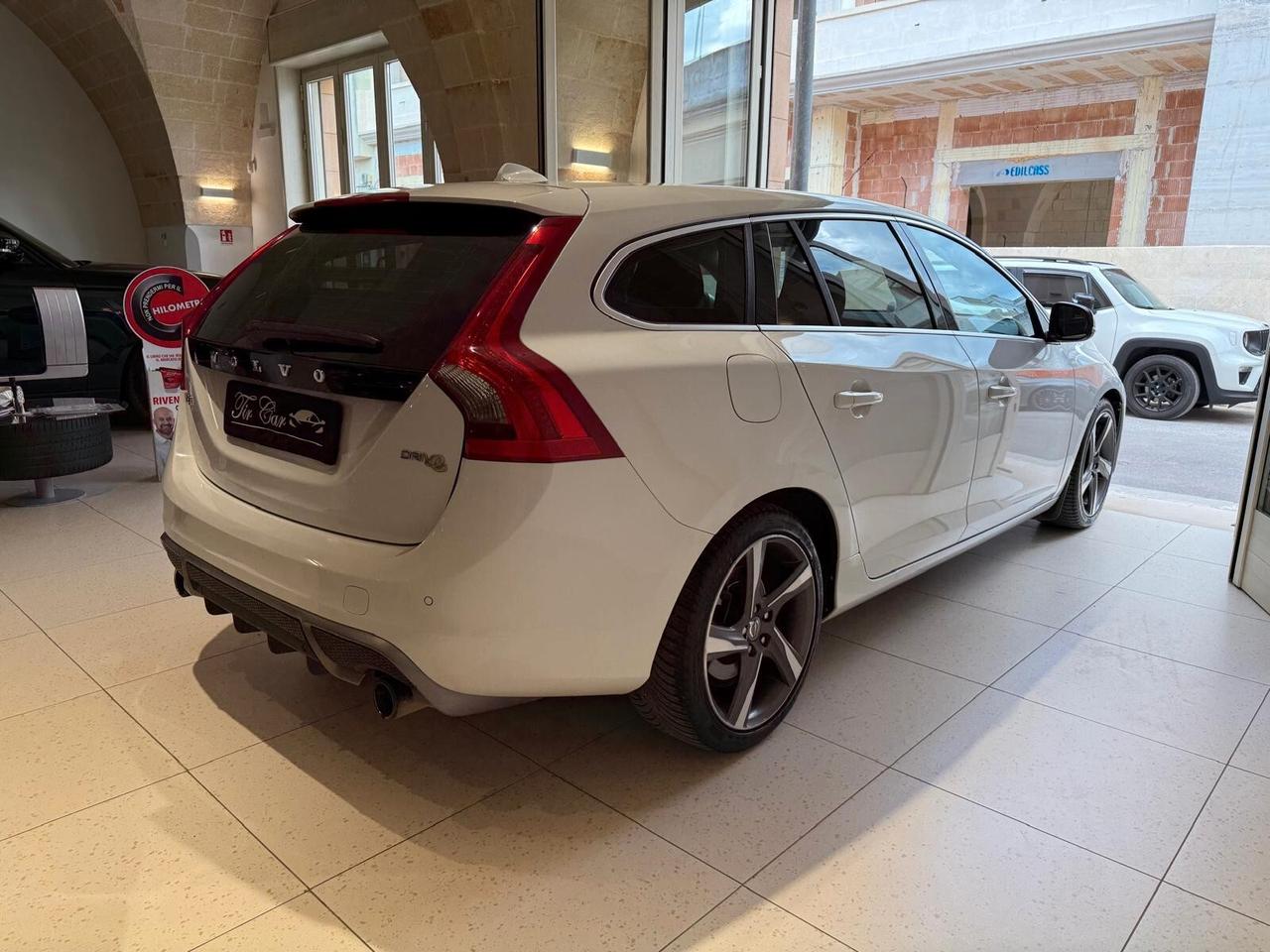 VOLVO V60 R-DESIGN 1.6 D2 115CV PELLE NAVI CRUISE ANNO 2012
