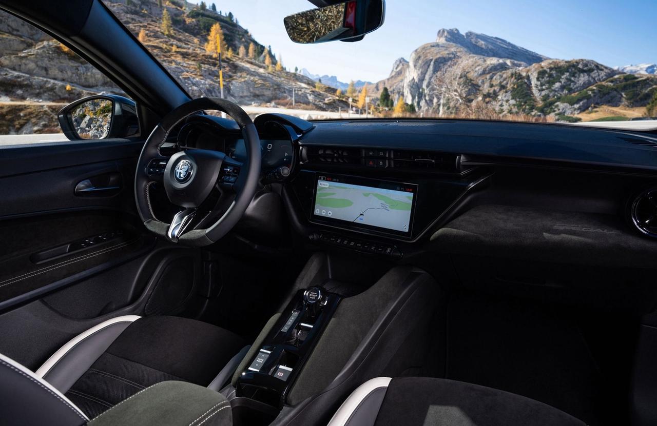 ALFA ROMEO Junior JUNIOR 1.2 145CV HYBRID EDCT6 MILANO CORTINA 2026