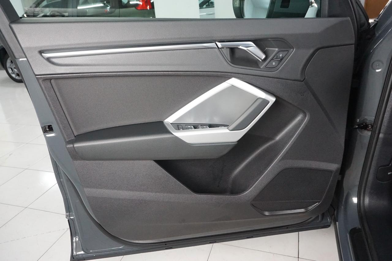 Audi Q3 35 TDI S tronic Business