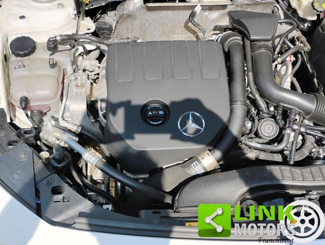MERCEDES-BENZ A 200 Premium AMG 4MATIC
