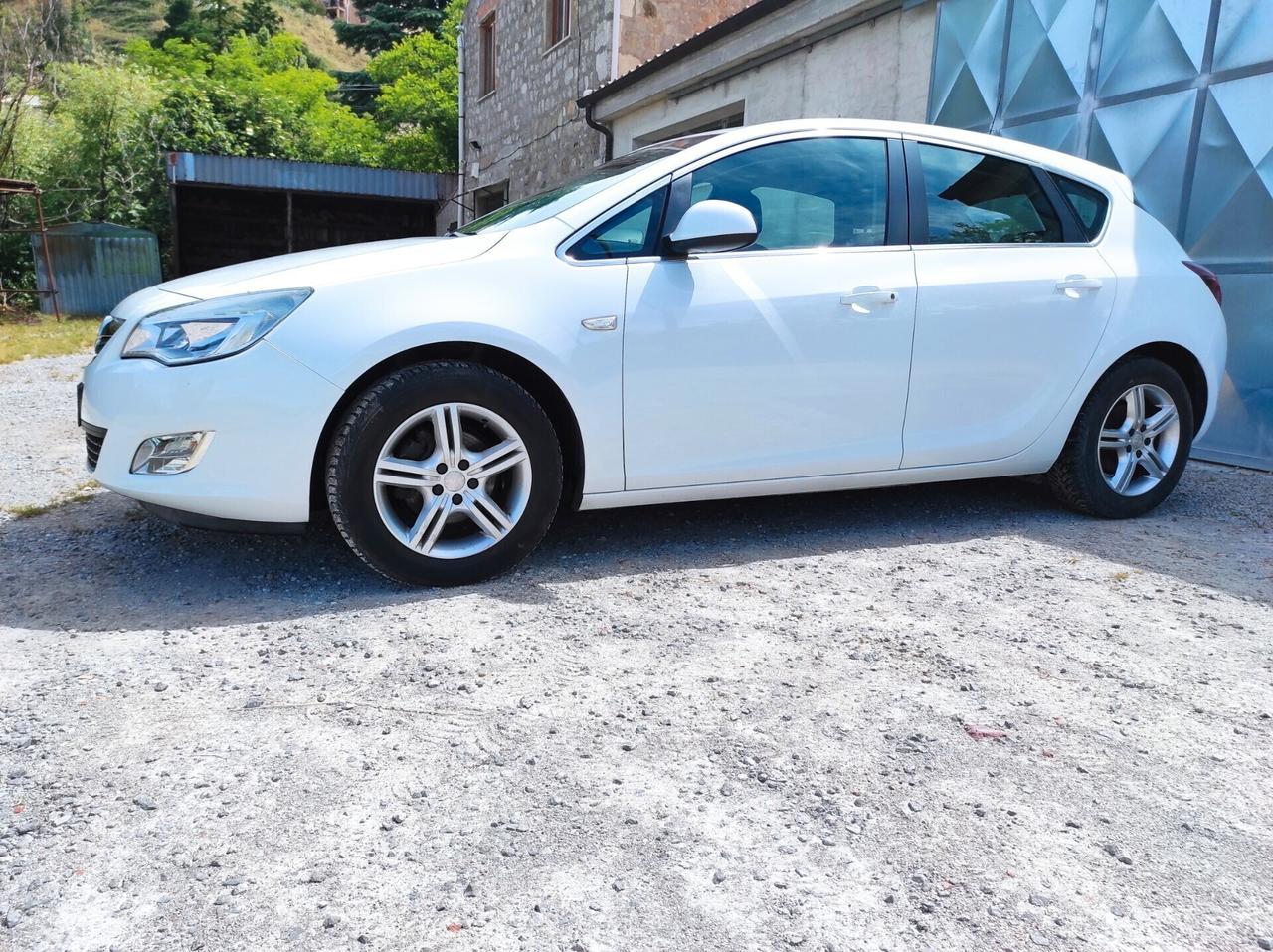 Opel Astra 1.4 Turbo 140CV 5 porte Cosmo