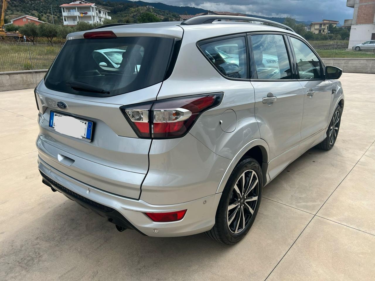 Ford Kuga 1.5 TDCI 120 CV S&S 2WD ST-Line