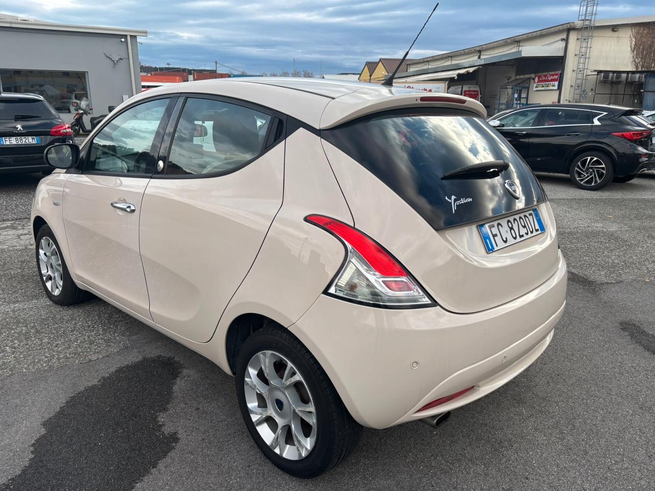 Lancia Ypsilon 1.2 69 CV 5 porte GPL Ecochic Gold