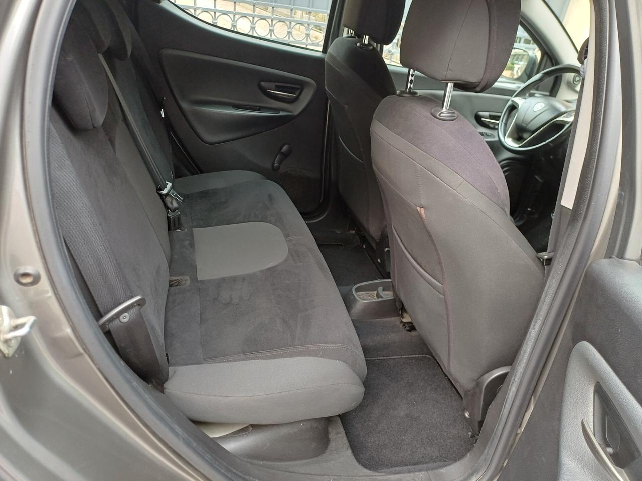 Lancia Ypsilon 1.2 PER NEOPATENTATI