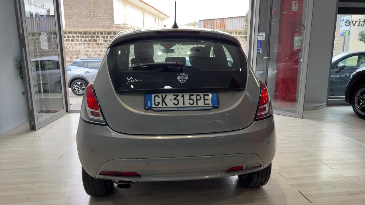 Lancia Ypsilon 1.2 69 CV 5 porte GPL Alberta Ferretti