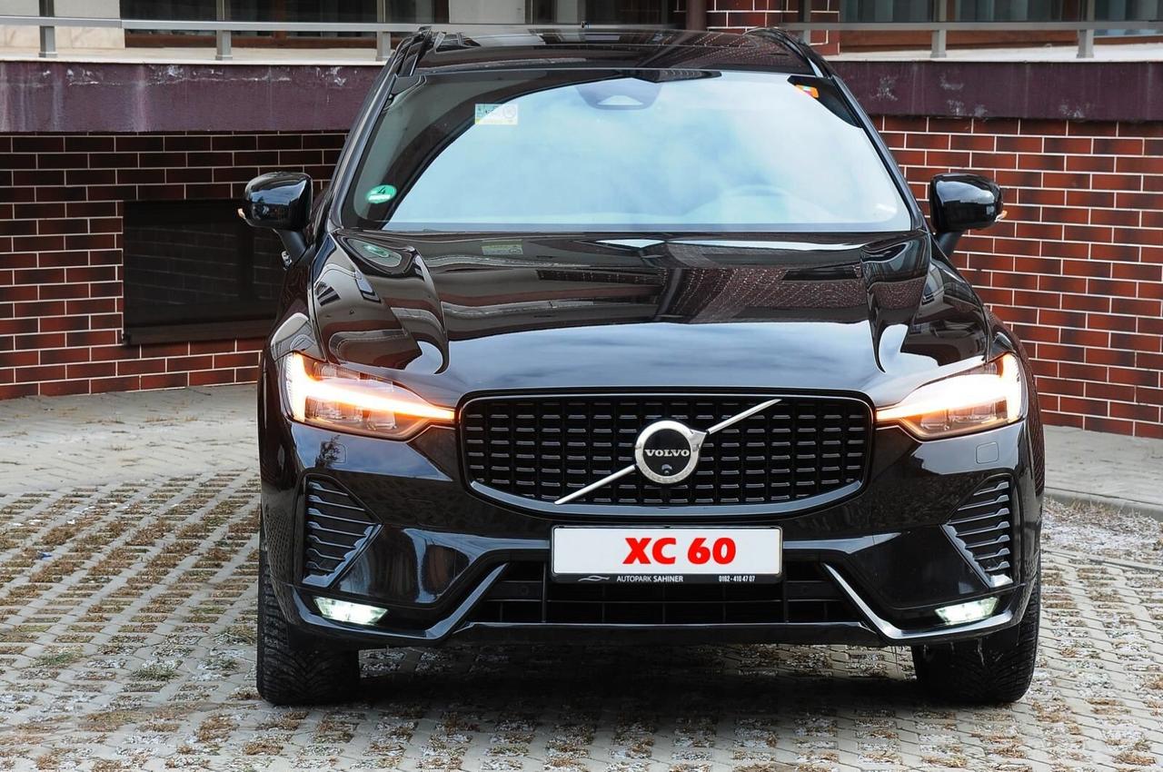Volvo XC 60 XC60 B4 (d) AWD automatico Plus Dark