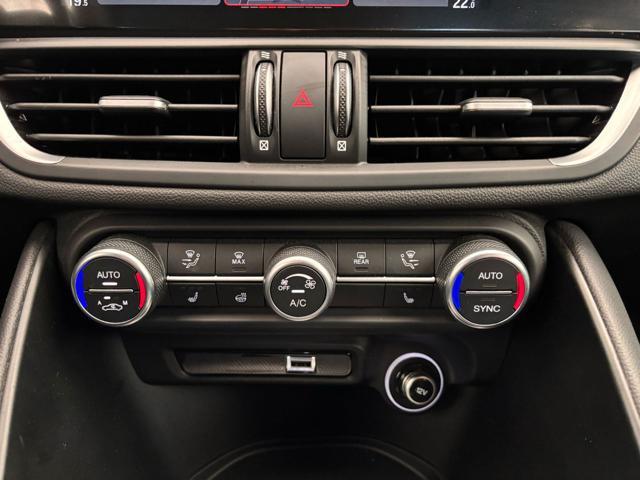 ALFA ROMEO Giulia 2.0 Turbo 280 CV AT8 AWD Q4 Veloce in arrivo