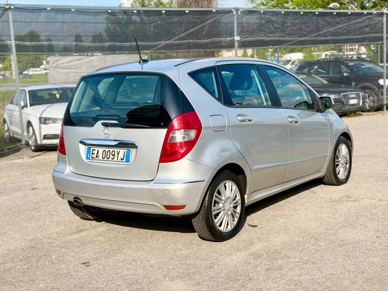 MERCEDES CLASSE A180 2010 cambio automatico ok neopatentati ! ! !