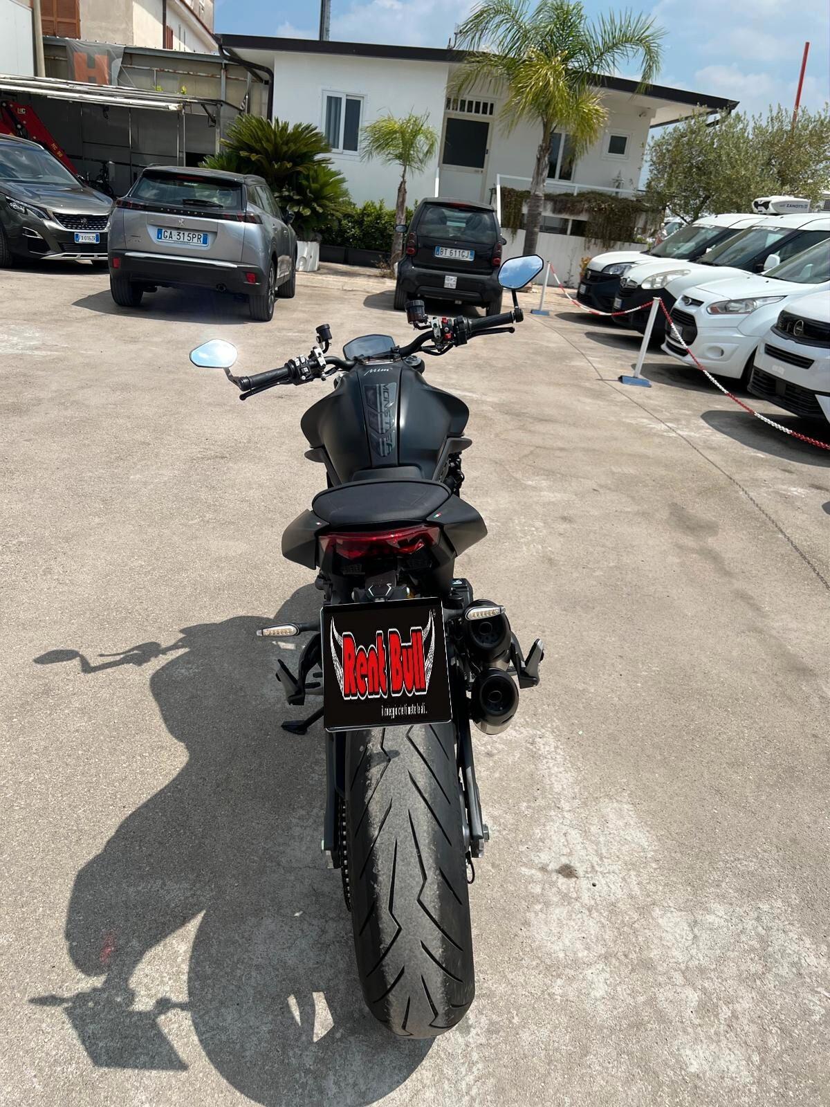 MOTO DUCATI MONSTER 937 2023 PARI AL NUOVO