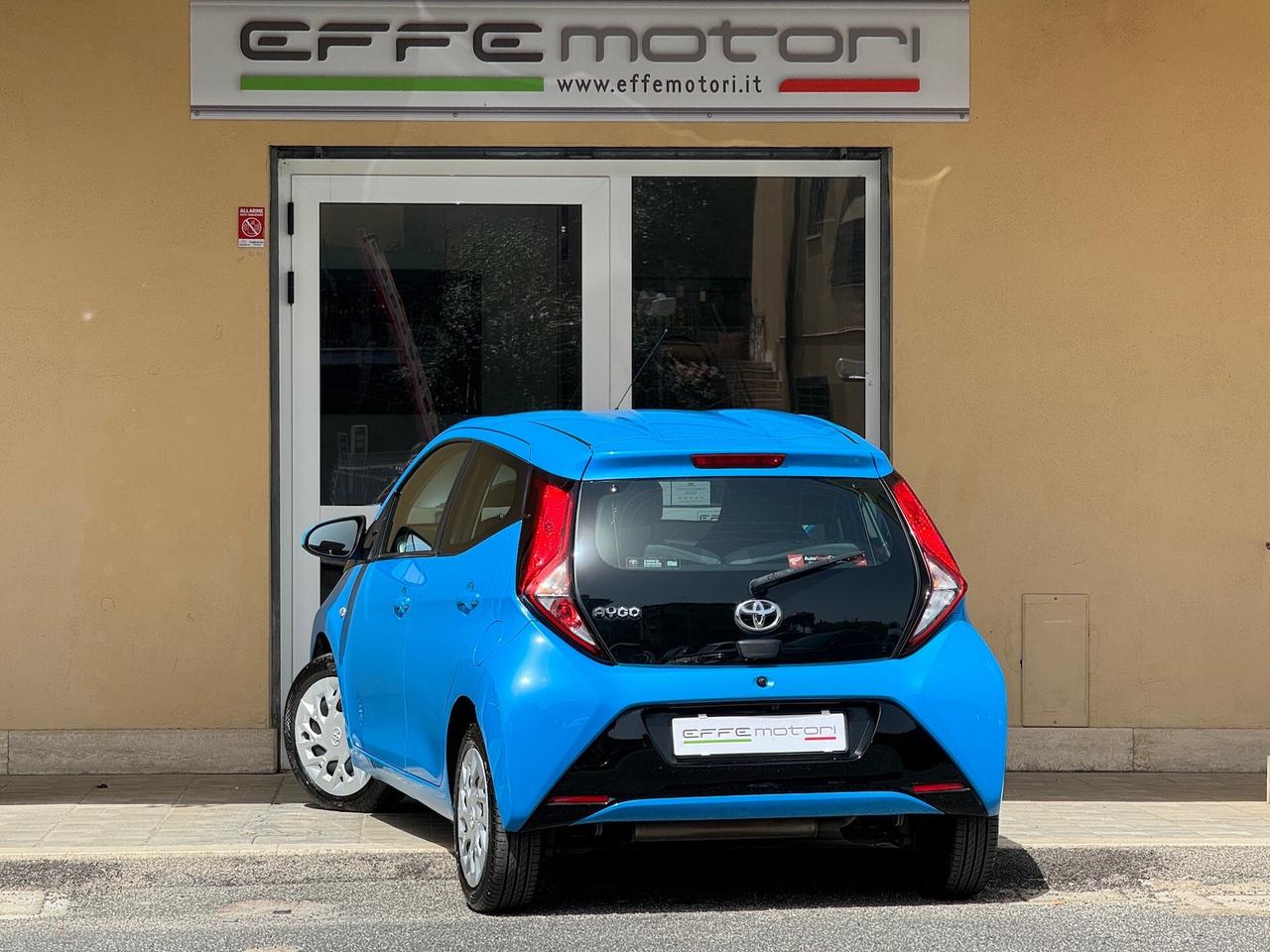 Toyota Aygo 1.0 VVT-i 72 CV 5 porte x-trend