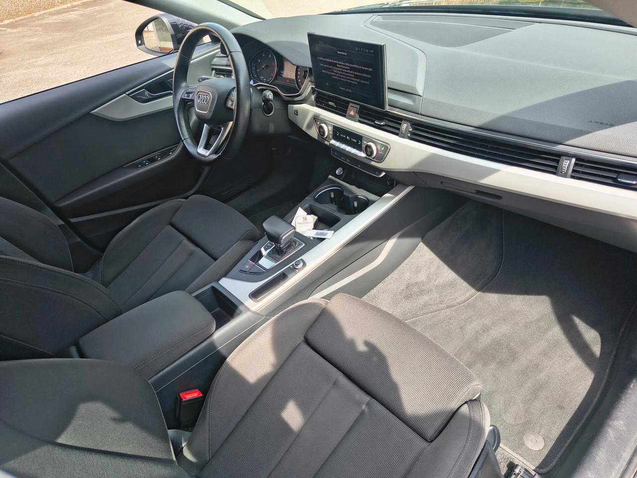 AUDI A4 AVANT 40 TDI S TRONIC 108.000 KM