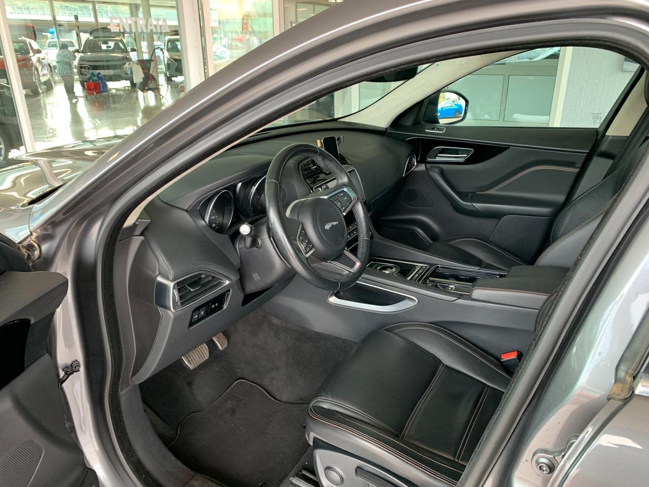 Jaguar F-Pace 2.0 D 180 CV AWD aut. Prestige