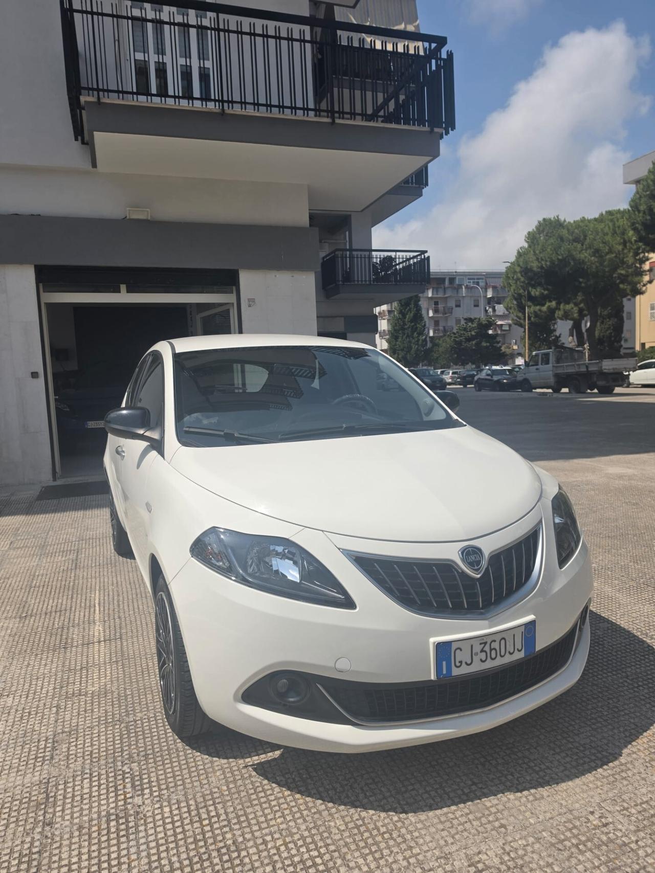 Lancia Ypsilon 1.0 FireFly 5 porte S&S Hybrid Gold