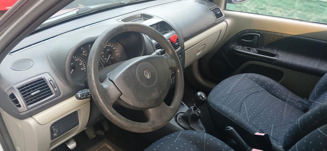 Renault Clio 1.2 cat neopatentati benzina