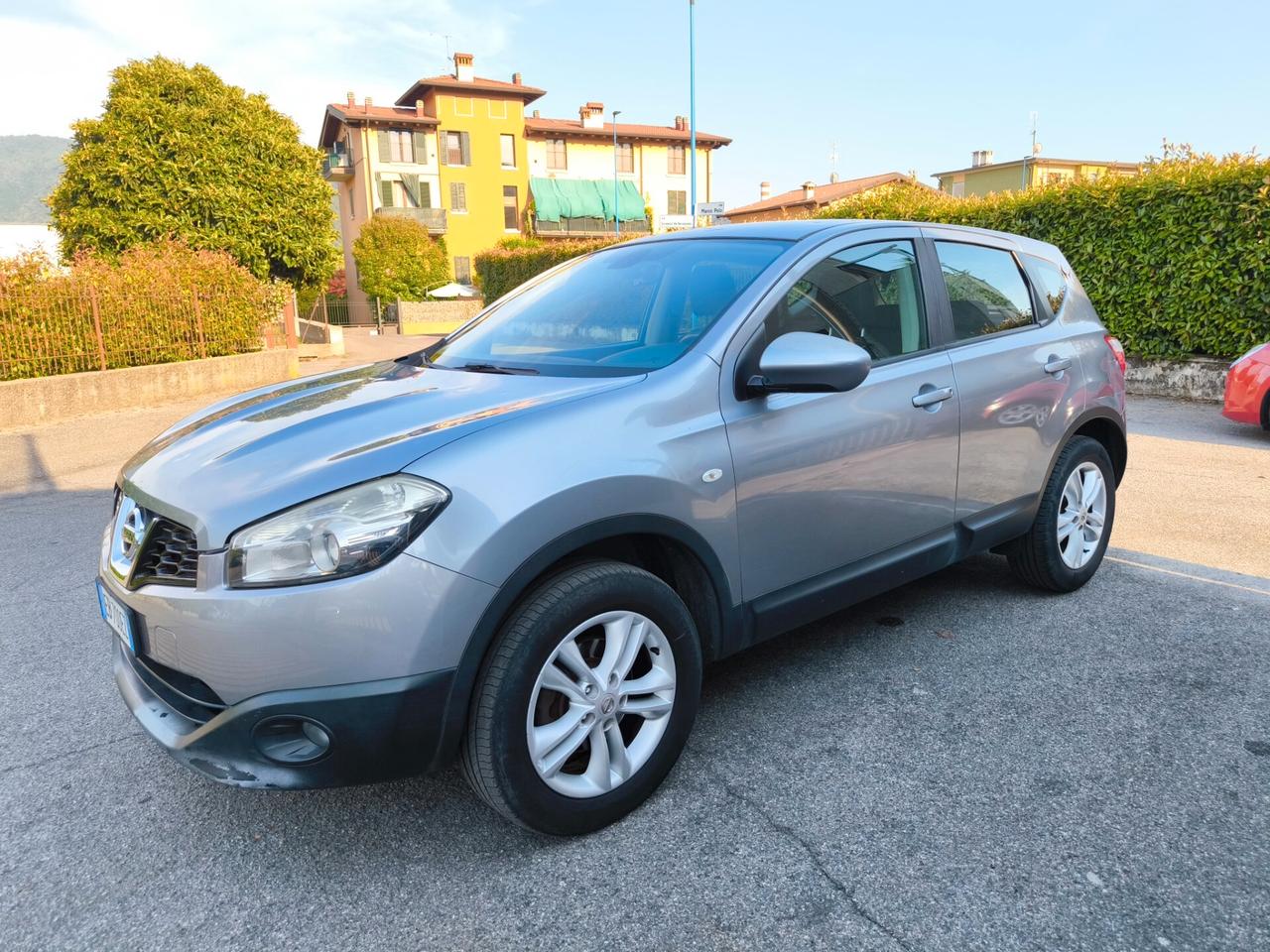 NISSAN QASHQAI 2,0 DCI 4X4- TEKNA-