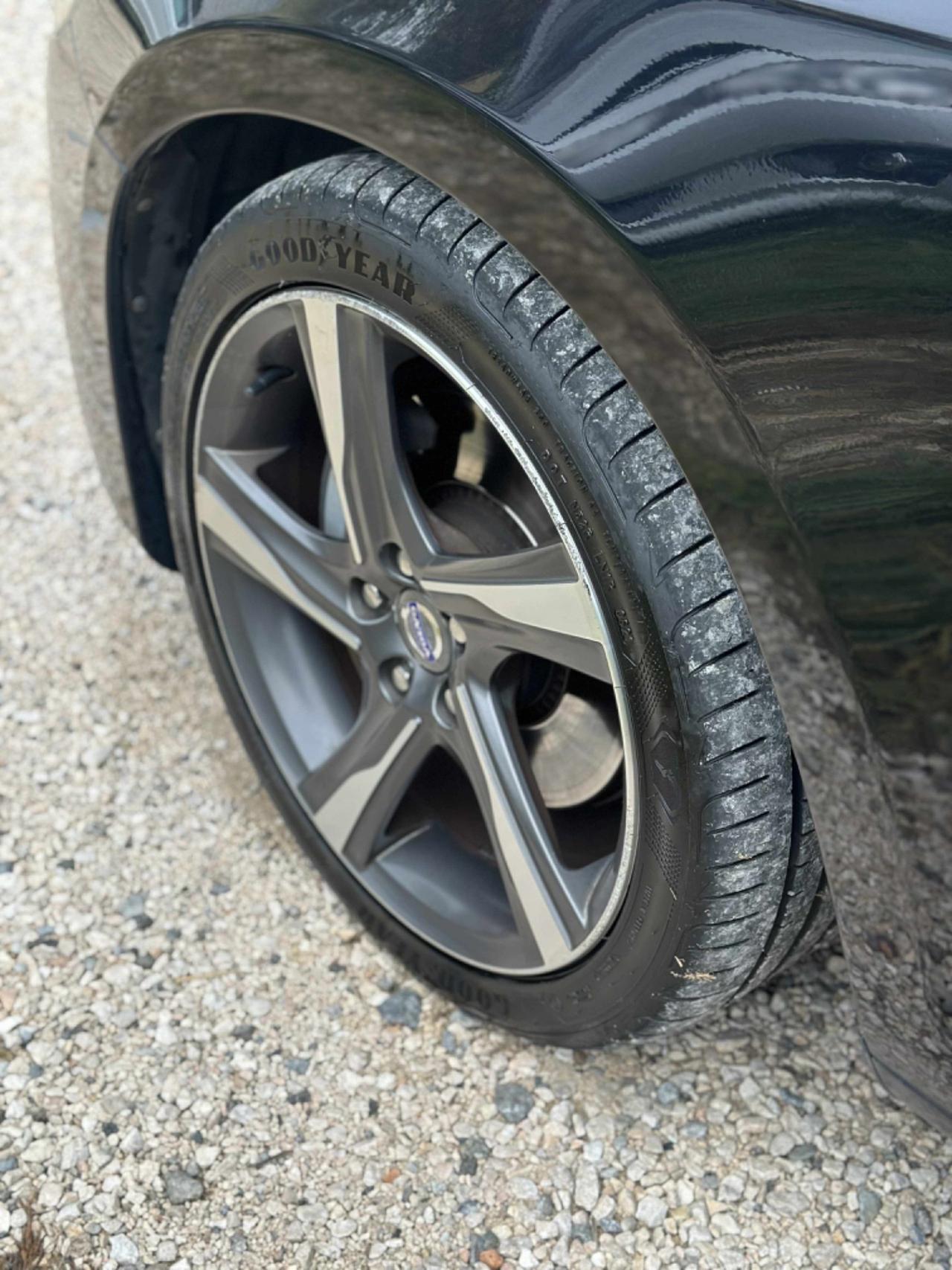 Volvo S60 D5 R-DESIGN KMCERT GARANZ UNICOPR