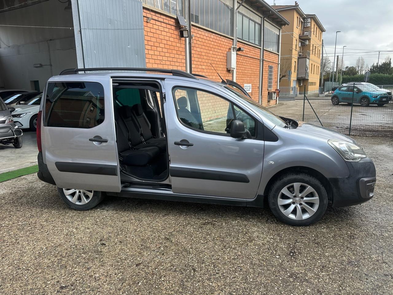 Peugeot Partner Tepee BlueHDi 100 Outdoor