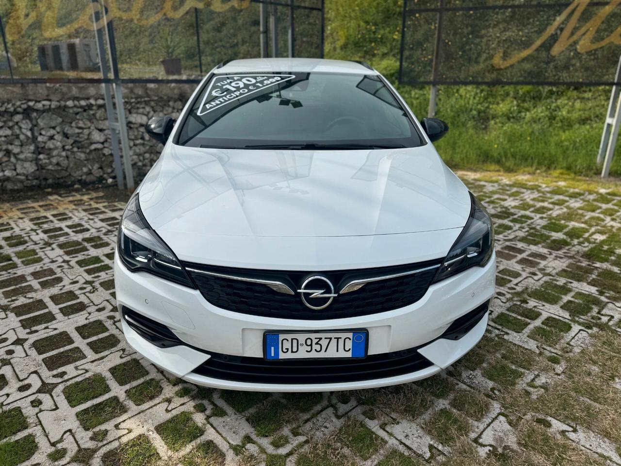 Opel Astra 1.2 Turbo 110cv Sports Tourer Business Elegance