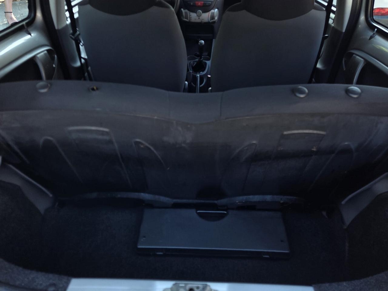 toyota aygo 1.0 benz. UNICO PROPRIETARIO 99.000 Km
