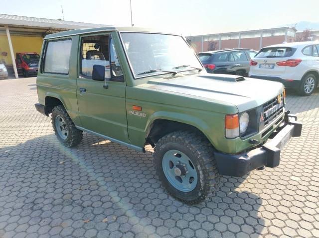 Mitsubishi Pajero Pajero 2.4 td Base Metal Top