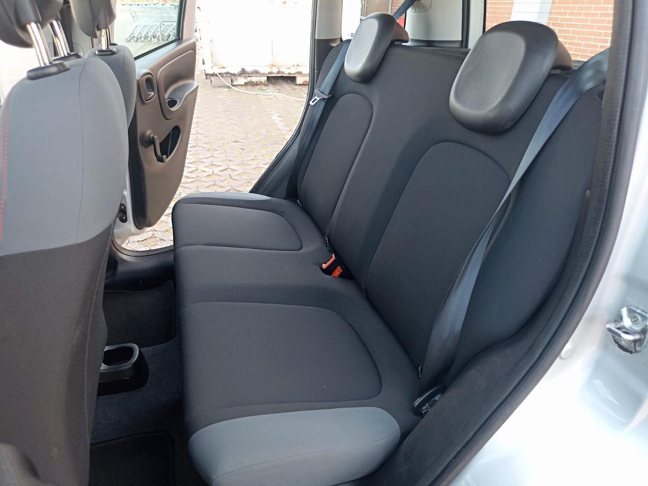 FIAT. NEW PANDA LOUNGE 1.3 DIESEL COMANDI AL VOLANTE
