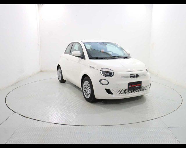 FIAT 500 Action Berlina 23,65 kWh