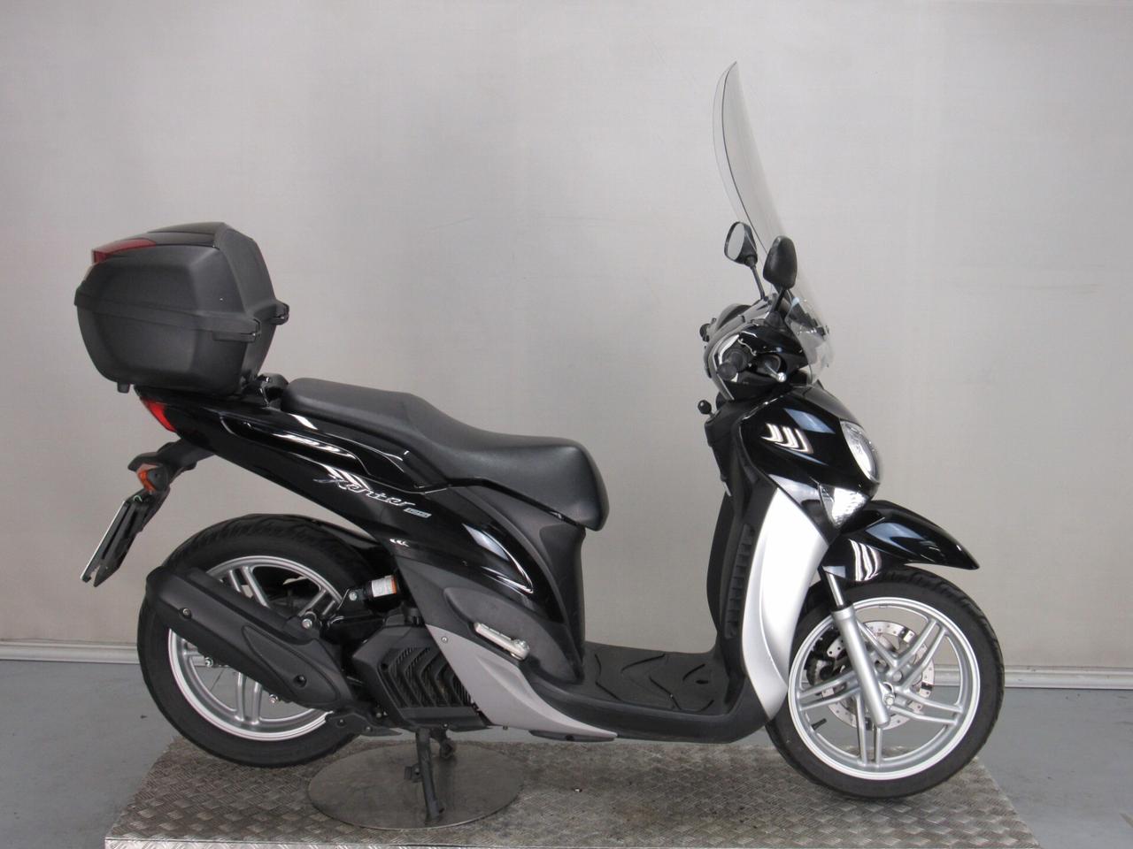 Yamaha Xenter 125 RUOTA ALTA PEDANA PIATTA