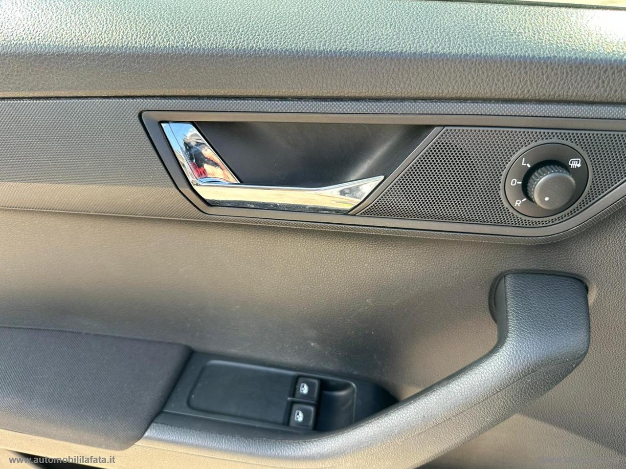 SKODA Fabia 1.0 MPI 60 CV Design Edition