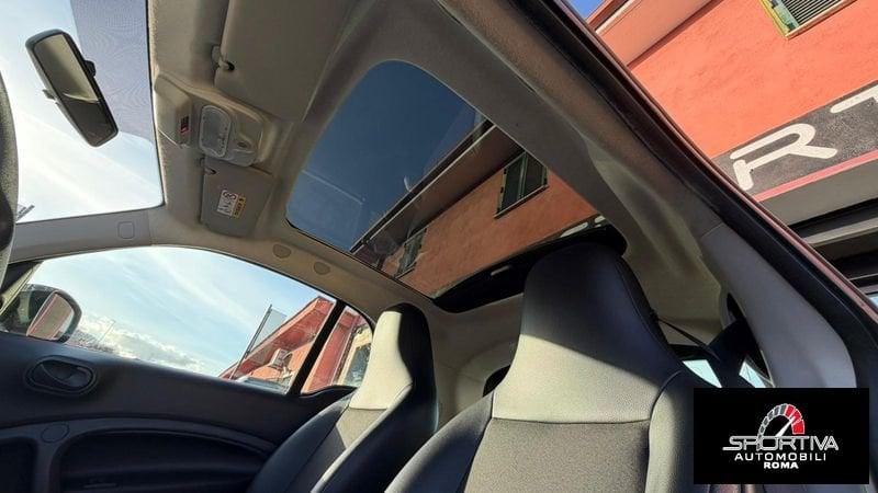 smart fortwo FARI LED TETTO PANORAMICO NAVI RATA MENSILE 202,00 fortwo 70 1.0 Passion