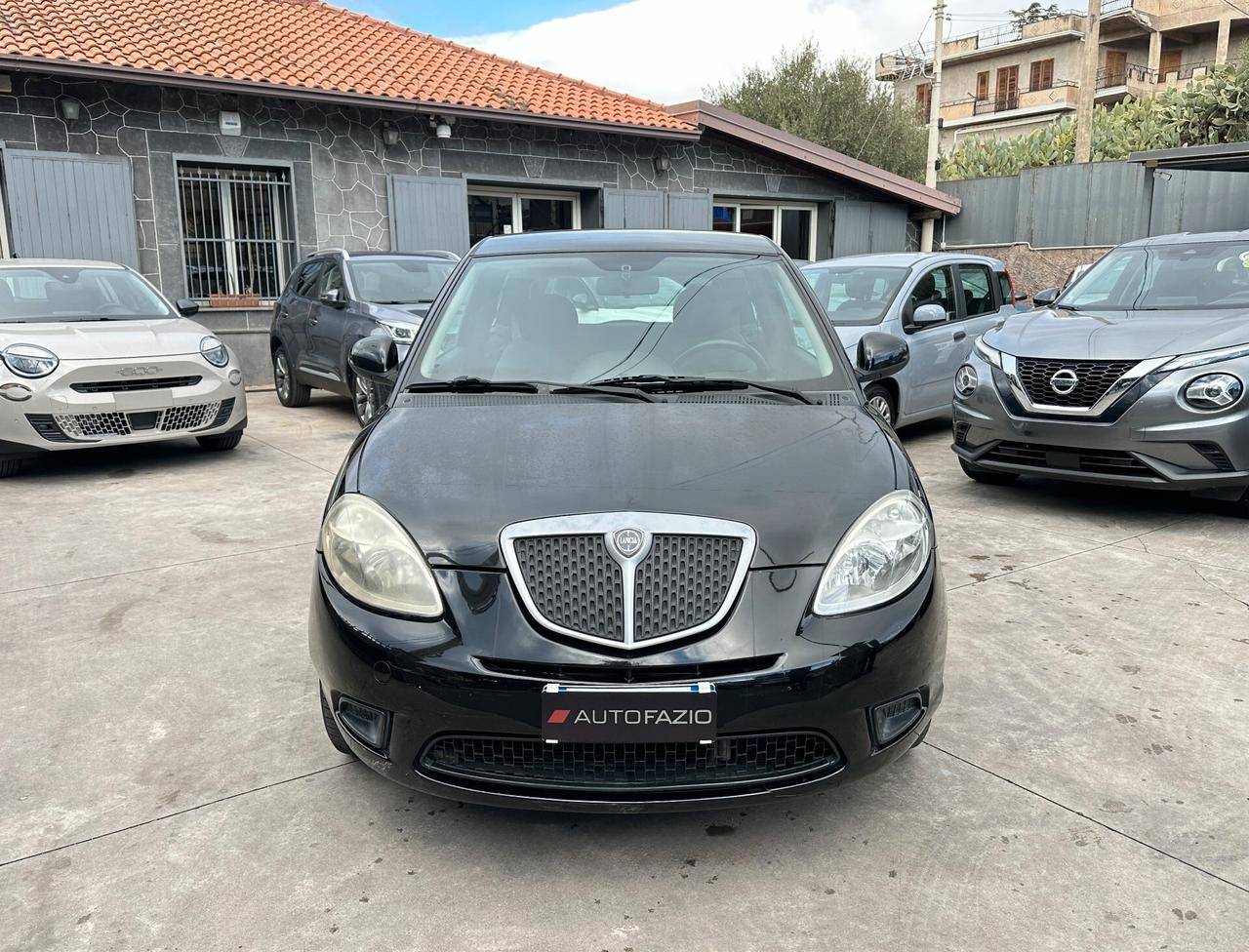Lancia Ypsilon 1.3 MJT 75 CV New Oro