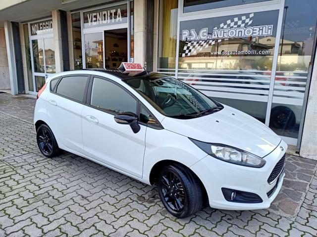 FORD Fiesta 1.5 TDCi 75CV 5 porte Black & White Edition