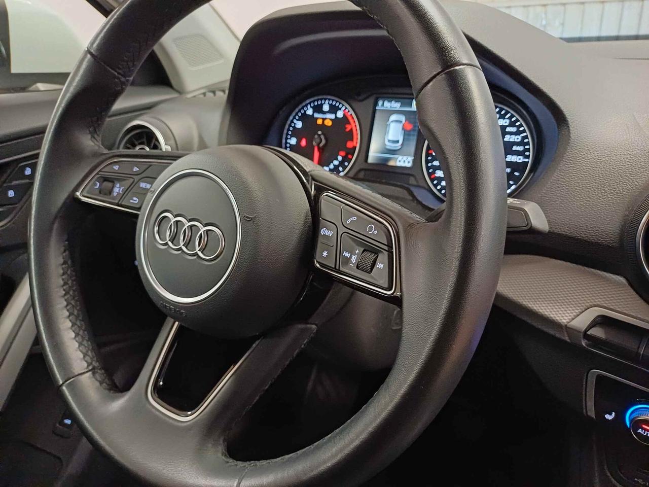 Audi Q2 30 TFSI Business Advanced
