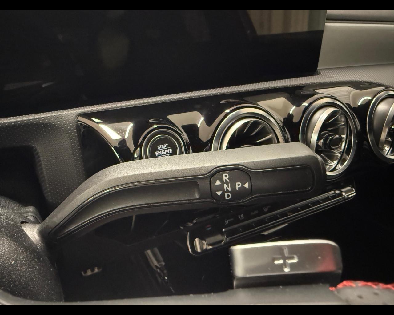 Mercedes-Benz Classe A (W177) - A 220 d Automatic AMG Line Premium