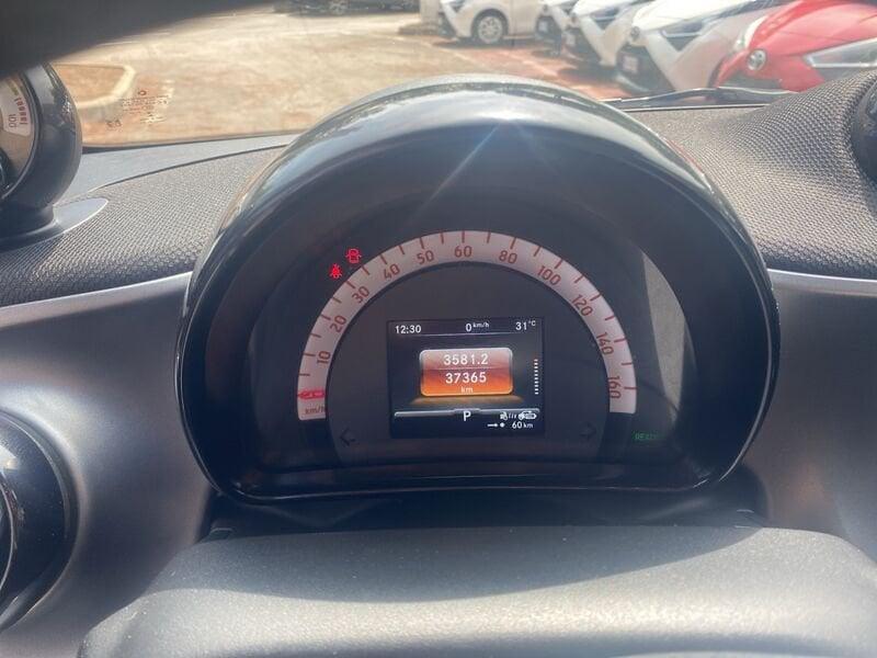 smart fortwo EQ Passion