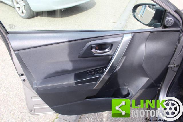 TOYOTA Auris 1.4 D-4D Active